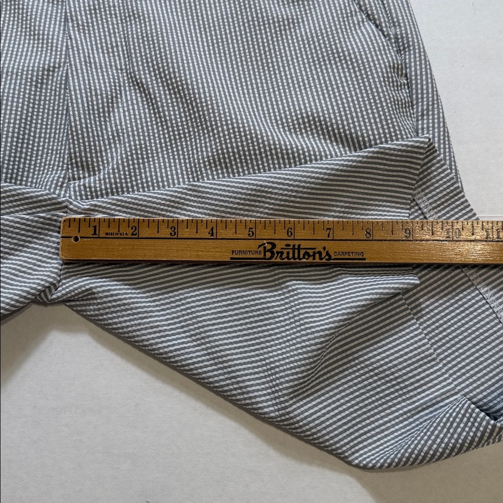 G/FORE Gray Striped Seersucker Shorts
STYLE# G4MS21B07 - Picture 4 of 7
